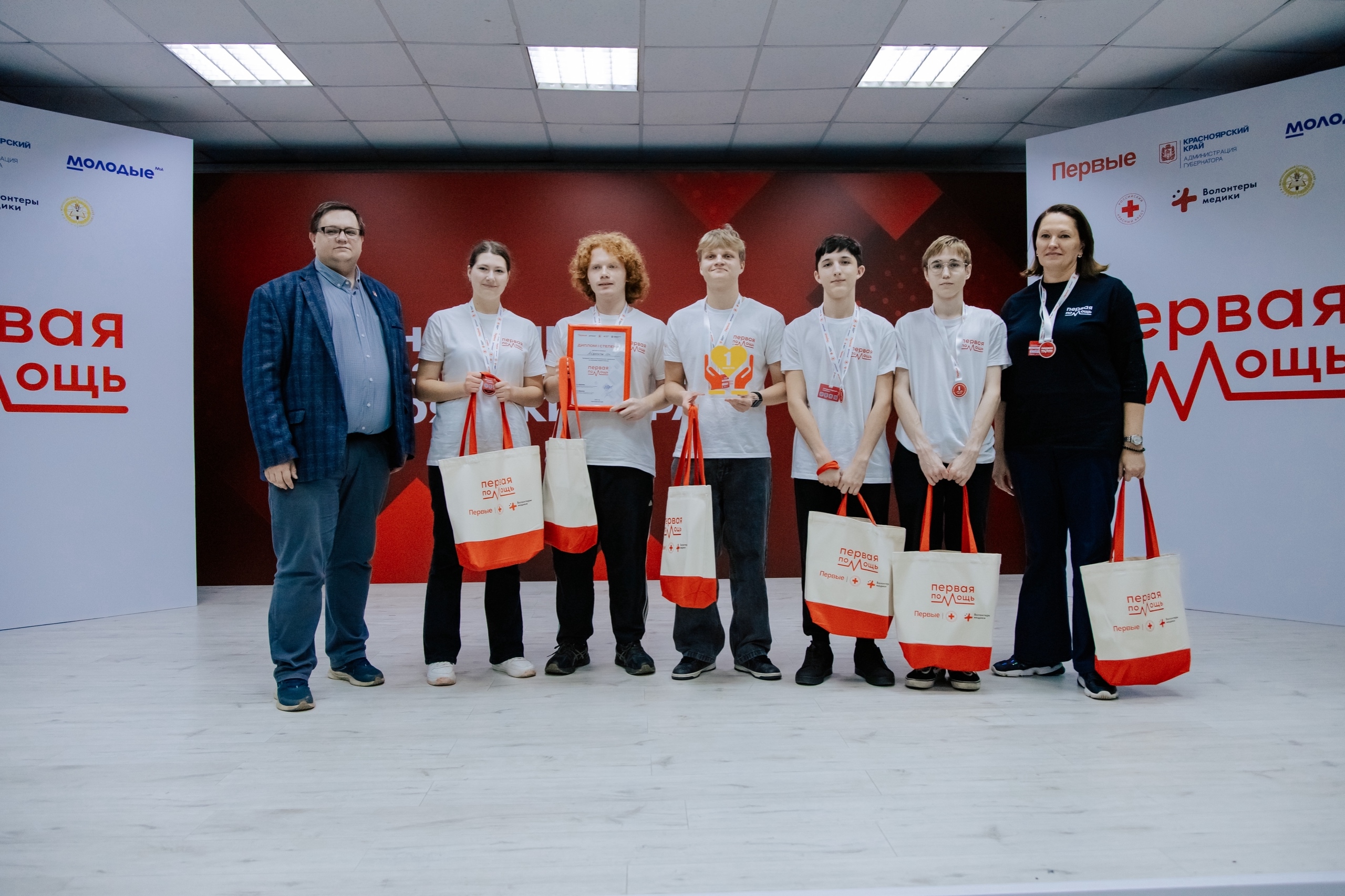 В Красноярске определили сильнейших в оказании первой помощи среди школьников и студентов